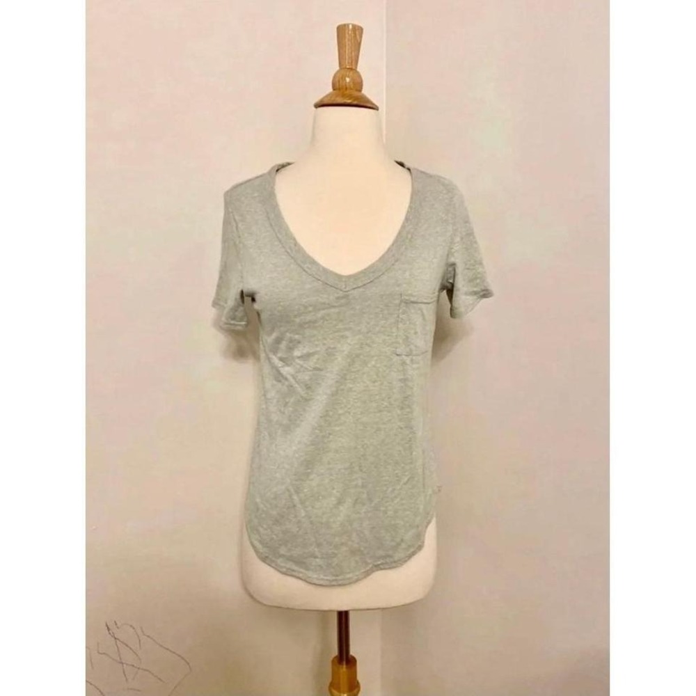 V-Neck Pocket T-Shirt‎